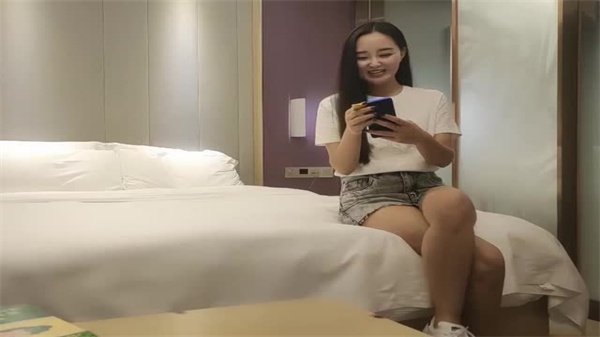 3000约妹子酒店打炮颜值不错身材苗条纤细一双大长腿.