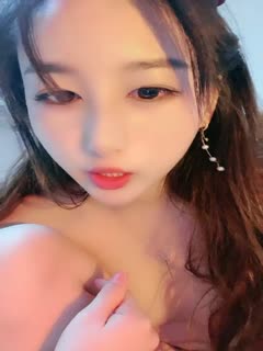 发骚小仙女全程露脸深夜撩骚狼友,淫声荡语互动听狼友指挥,奶子比心撅着屁股给狼友看,淫水多多特写展示