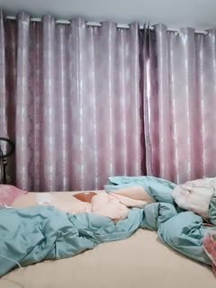 大奶新人小少妇露脸大耳环,看到这浓密的逼毛就知道的性欲有多旺盛,跟狼友互动撩骚揉奶玩逼自慰呻吟好刺激