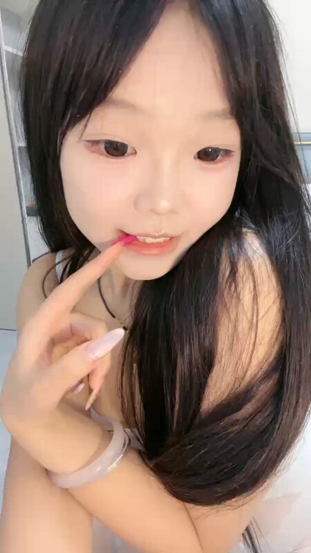 蠢萌宝贝露脸大秀白丝情趣诱惑装扮脱衣有料性感的大奶子揉捏粉嫩骚穴特写展示自慰呻吟看了秒硬刺激.